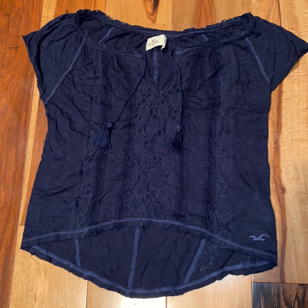 NWOT - HOLLISTER SUPER SOFT LACE FLORAL SHORT SLEEVE FLOWY SHIRT - SIZE XS